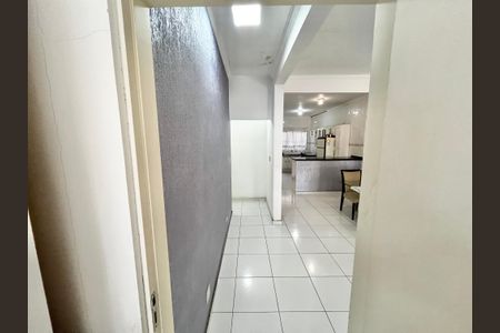 Casa à venda com 280m², 5 quartos e 2 vagasCorredor