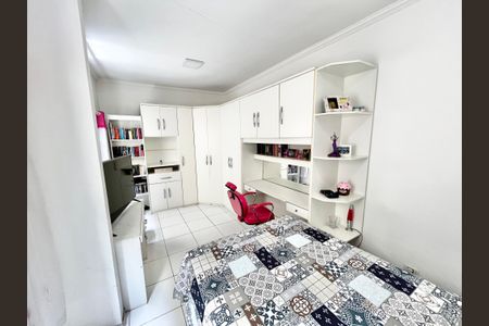 Casa à venda com 280m², 5 quartos e 2 vagasQuarto 4