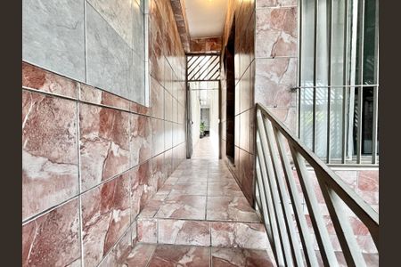 Casa à venda com 280m², 5 quartos e 2 vagasEntrada