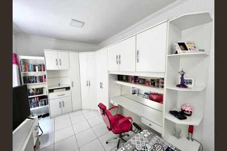 Casa à venda com 280m², 5 quartos e 2 vagasQuarto 4