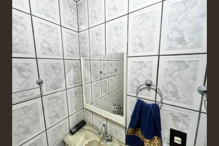 Casa à venda com 280m², 5 quartos e 2 vagasBanheiro de serviço