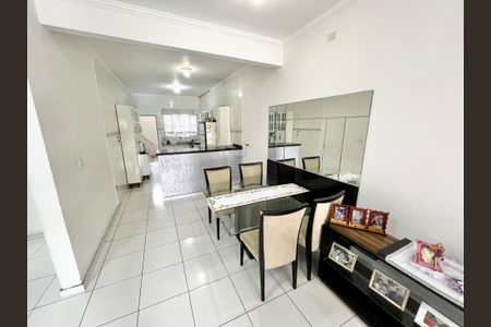 Casa à venda com 280m², 5 quartos e 2 vagasSala 2