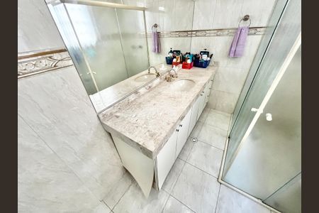 Casa à venda com 280m², 5 quartos e 2 vagasBanheiro 2