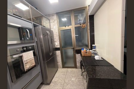 Apartamento à venda com 3 quartos, 95m² em Savassi, Belo Horizonte