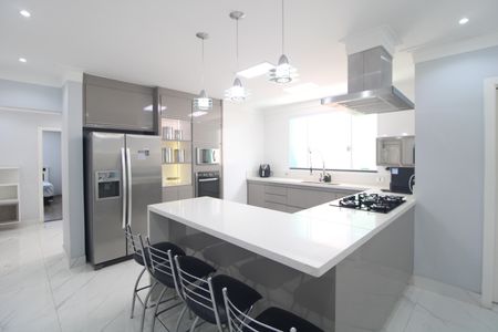 Casa para alugar com 380m², 3 quartos e 6 vagasCozinha