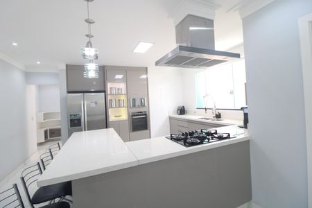 Casa para alugar com 380m², 3 quartos e 6 vagasCozinha