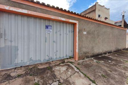 Casa à venda com 253m², 3 quartos e 6 vagasPLACA INSTALADA NA FACHADA