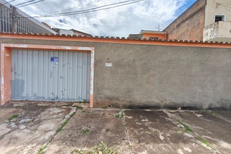 Casa à venda com 253m², 3 quartos e 6 vagasFachada