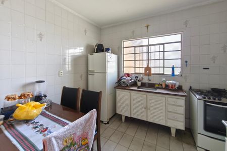 Casa à venda com 253m², 3 quartos e 6 vagasCozinha