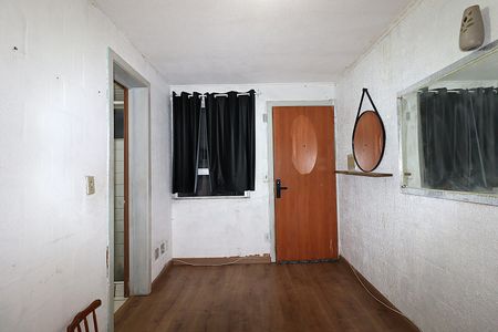 Sala de apartamento para alugar com 2 quartos, 45m² em Mário Quintana, Porto Alegre