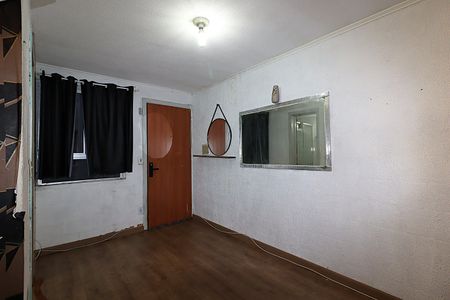 Sala de apartamento para alugar com 2 quartos, 45m² em Mário Quintana, Porto Alegre