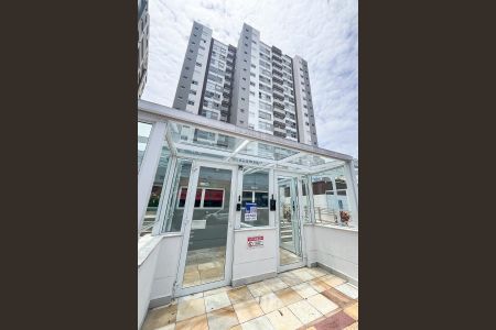 Apartamento à venda com 86m², 2 quartos e 2 vagasFachada + plaquinha