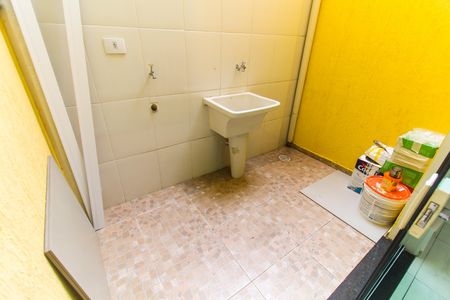 Casa de condomínio à venda com 61m², 2 quartos e 1 vagaÁrea de Serviço