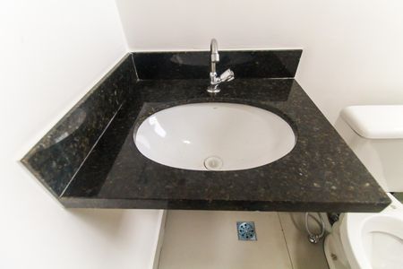 Casa de condomínio à venda com 61m², 2 quartos e 1 vagaBanheiro