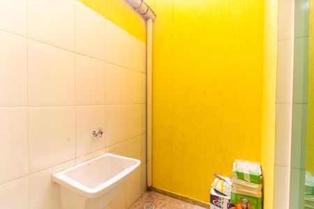 Casa de condomínio à venda com 61m², 2 quartos e 1 vagaÁrea de Serviço