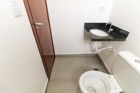Casa de condomínio à venda com 61m², 2 quartos e 1 vagaBanheiro