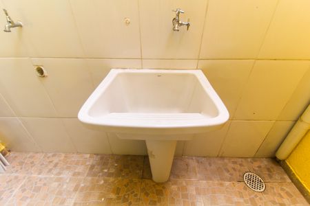 Casa de condomínio à venda com 61m², 2 quartos e 1 vagaÁrea de Serviço