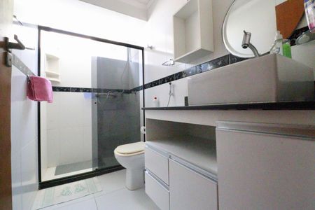 Banheiro de apartamento para alugar com 3 quartos, 120m² em Pituba, Salvador