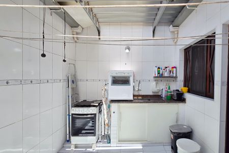 Casa de condomínio à venda com 90m², 2 quartos e 2 vagasQuintal