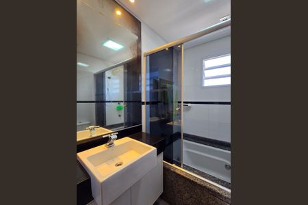 Casa de condomínio à venda com 90m², 2 quartos e 2 vagasBanheiro Social