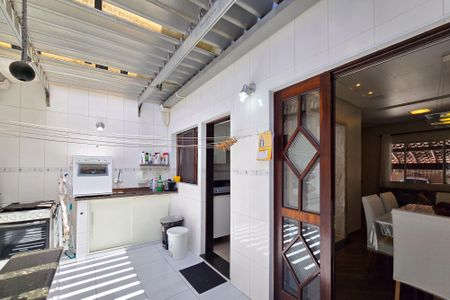 Casa de condomínio à venda com 90m², 2 quartos e 2 vagasQuintal