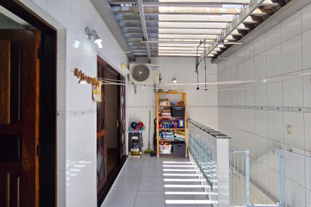 Casa de condomínio à venda com 90m², 2 quartos e 2 vagasQuintal