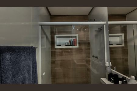 Apartamento à venda com 81m², 2 quartos e 1 vaga Apartamento à venda com 81m², 2 quartos e 1 vagaBanheiro Social