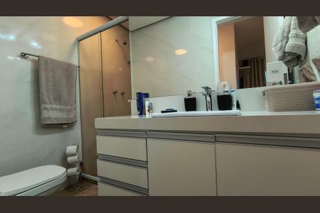 Apartamento à venda com 81m², 2 quartos e 1 vaga Apartamento à venda com 81m², 2 quartos e 1 vagaBanheiro da Suíte