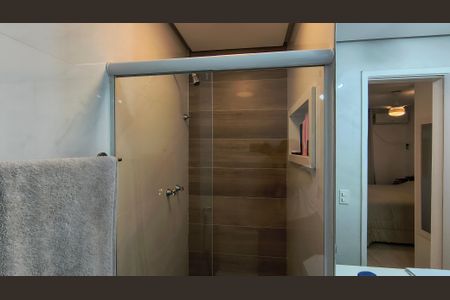 Apartamento à venda com 81m², 2 quartos e 1 vaga Apartamento à venda com 81m², 2 quartos e 1 vagaBanheiro da Suíte