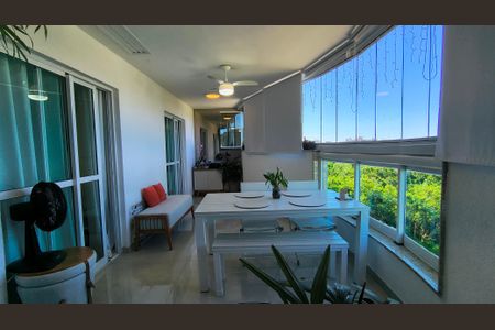 Apartamento à venda com 81m², 2 quartos e 1 vaga Apartamento à venda com 81m², 2 quartos e 1 vagaVaranda