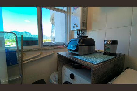 Apartamento à venda com 81m², 2 quartos e 1 vaga Apartamento à venda com 81m², 2 quartos e 1 vagaCozinha e Área de Serviço