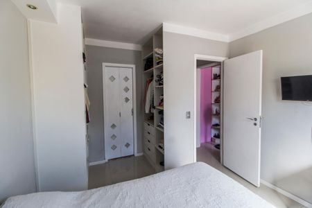 Casa à venda com 170m², 3 quartos e 2 vagasSuíte