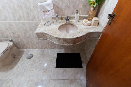 Casa à venda com 450m², 4 quartos e 5 vagasLAVABO