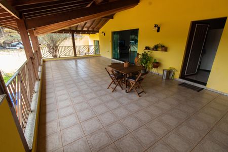 Casa à venda com 450m², 4 quartos e 5 vagasVARANDA SALA DE JANTAR