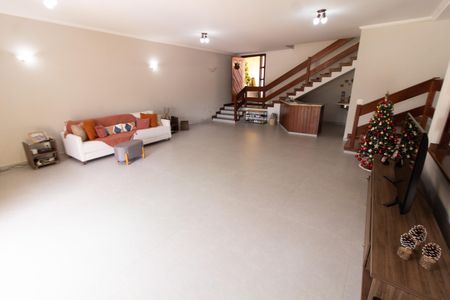 Casa à venda com 450m², 4 quartos e 5 vagasSALA