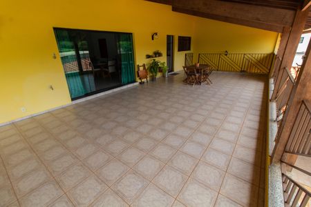 Casa à venda com 450m², 4 quartos e 5 vagasVARANDA SALA DE JANTAR