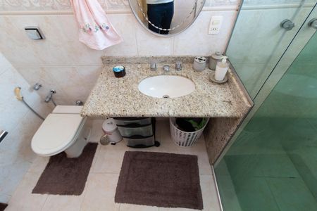 Casa à venda com 450m², 4 quartos e 5 vagasBANHEIRO DA SUITE 2