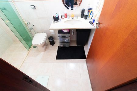 Casa à venda com 450m², 4 quartos e 5 vagasBANHEIRO DA SUITE 3