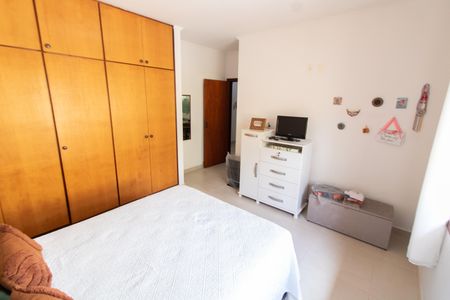 Casa à venda com 450m², 4 quartos e 5 vagasSUITE 2