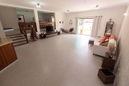 Casa à venda com 450m², 4 quartos e 5 vagasSALA