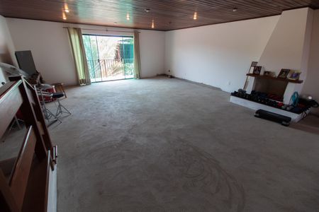 Casa à venda com 450m², 4 quartos e 5 vagasSALA PISO SUPERIOR