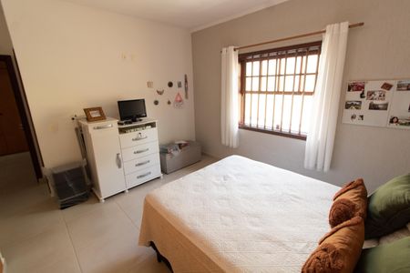 Casa à venda com 450m², 4 quartos e 5 vagasSUITE 2