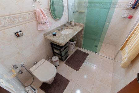 Casa à venda com 450m², 4 quartos e 5 vagasBANHEIRO DA SUITE 2