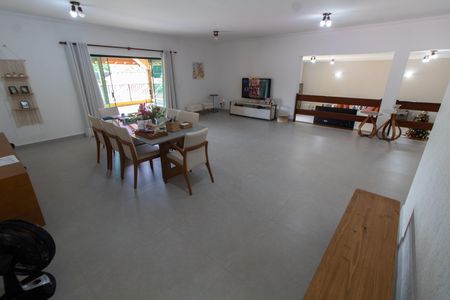 Casa à venda com 450m², 4 quartos e 5 vagasSALA DE JANTAR
