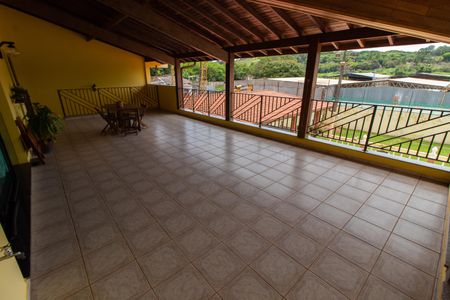 Casa à venda com 450m², 4 quartos e 5 vagasVARANDA SALA DE JANTAR