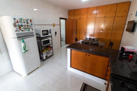 Casa à venda com 450m², 4 quartos e 5 vagasCOZINHA