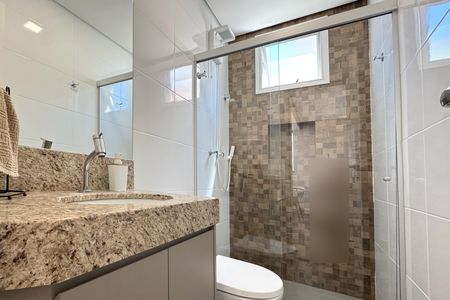 Apartamento à venda com 130m², 3 quartos e 3 vagasBanheiro da Suíte