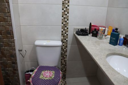 Apartamento à venda com 59m², 2 quartos e 1 vaga Apartamento à venda com 59m², 2 quartos e 1 vagaBanheiro da Suíte