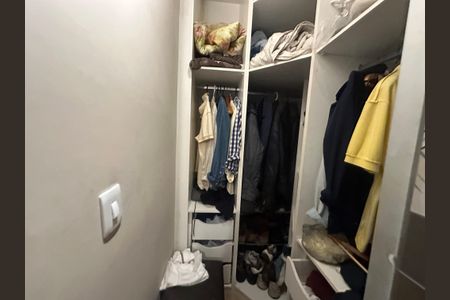 Apartamento à venda com 59m², 2 quartos e 1 vaga Apartamento à venda com 59m², 2 quartos e 1 vagaCloset da suíte