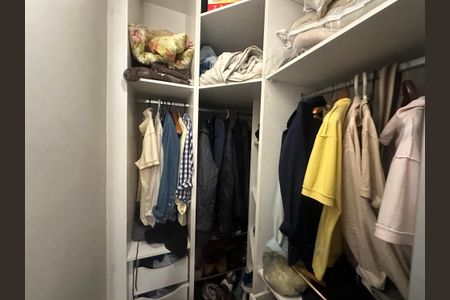 Apartamento à venda com 59m², 2 quartos e 1 vaga Apartamento à venda com 59m², 2 quartos e 1 vagaCloset da suíte